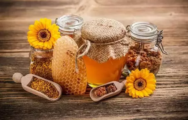 Το μέλι είναι μια χρήσιμη και νόστιμη θεραπεία που μπορεί να ενισχύσει την ανδρική ισχύ